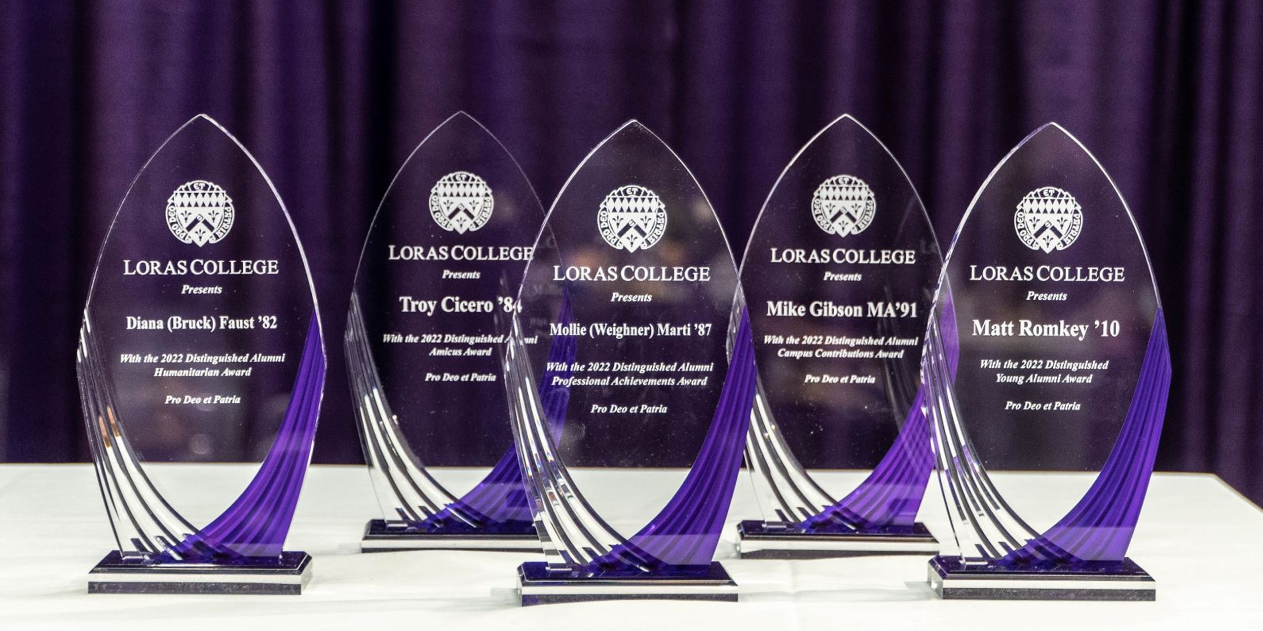 Loras Distinguish Alumni glass Award
