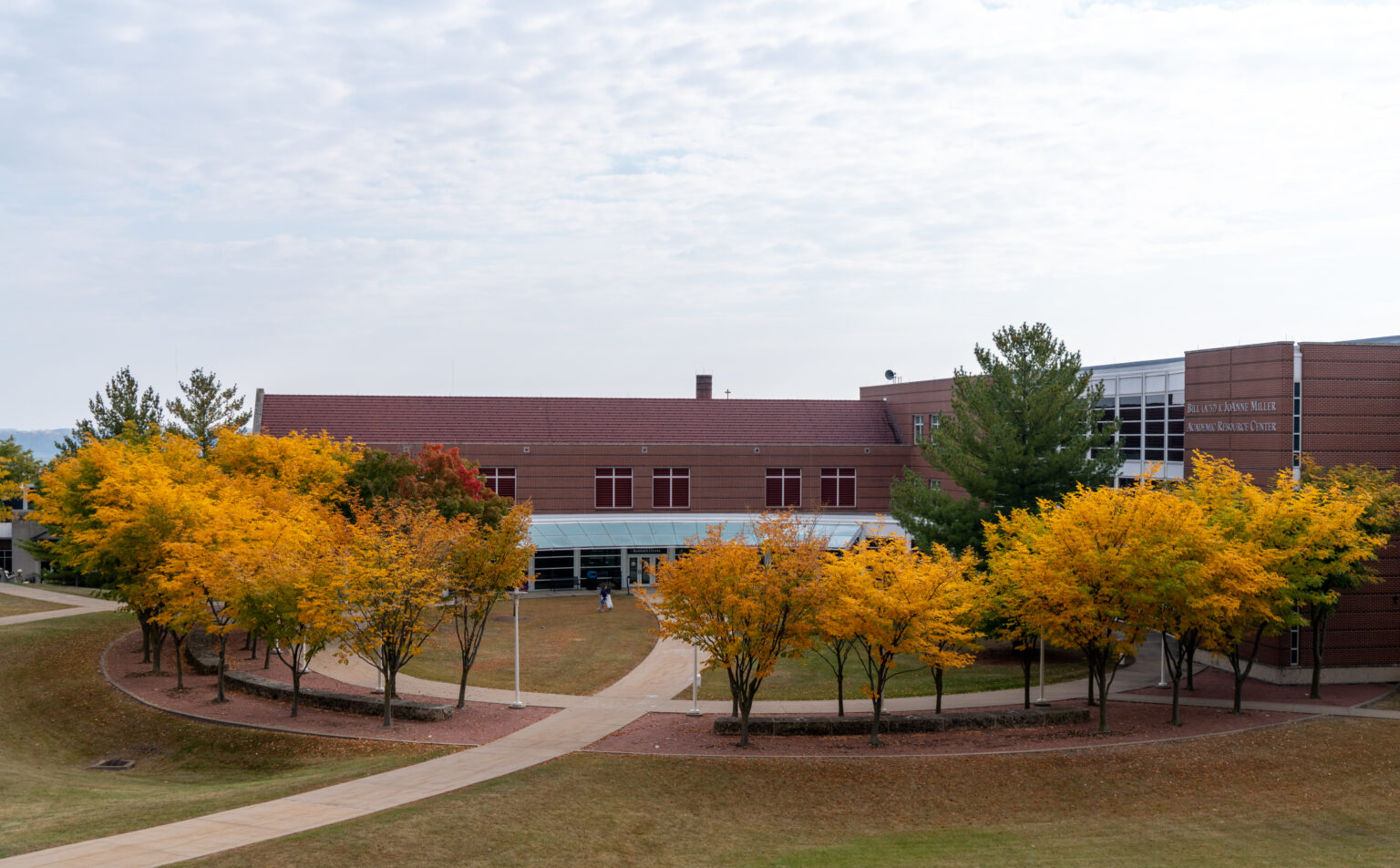Loras College receives 15,000 to support internships Campus News