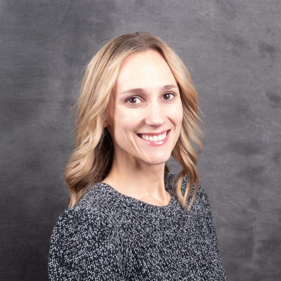 headshot Professor Laura Boddicker