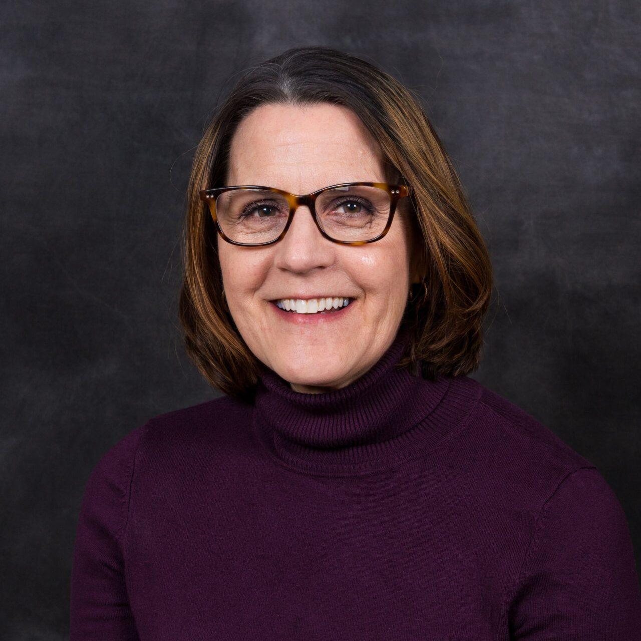 Lesley Buse Headshot