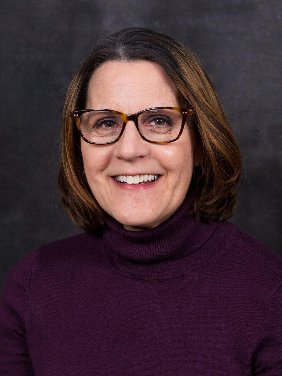 Lesley Buse Headshot