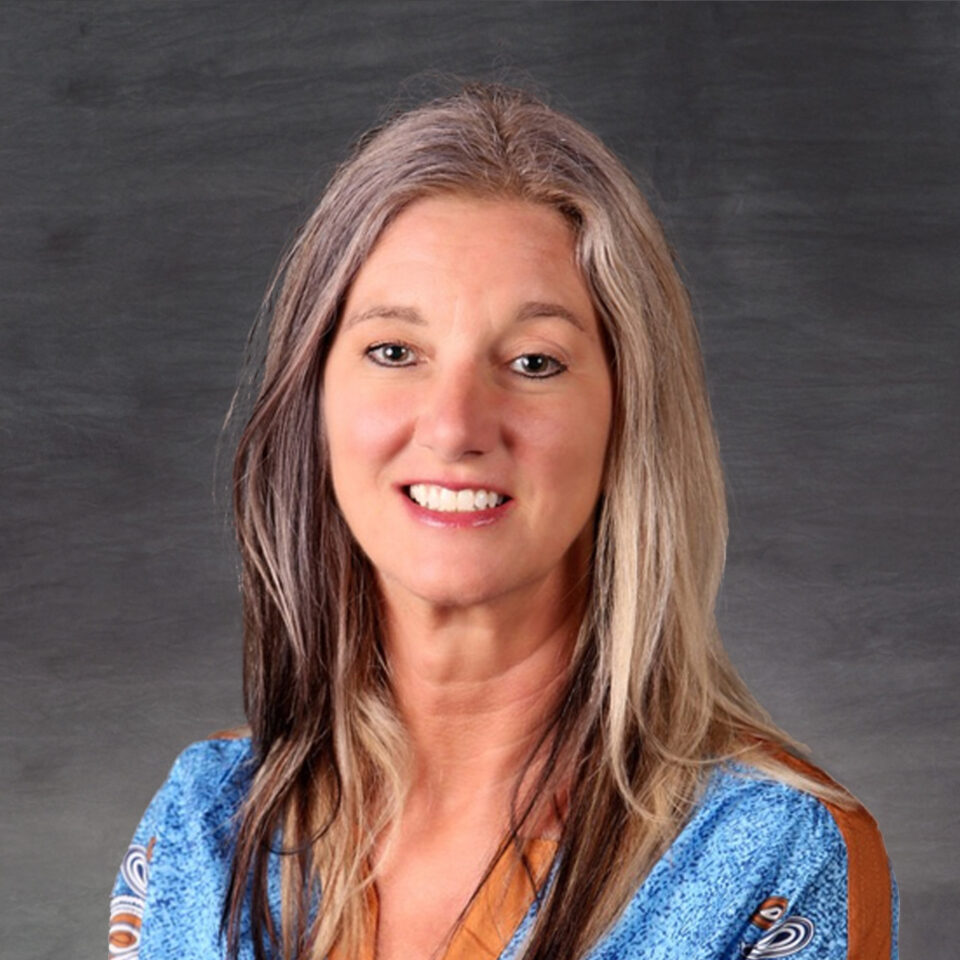 headshot Michelle Bechen LMSW
