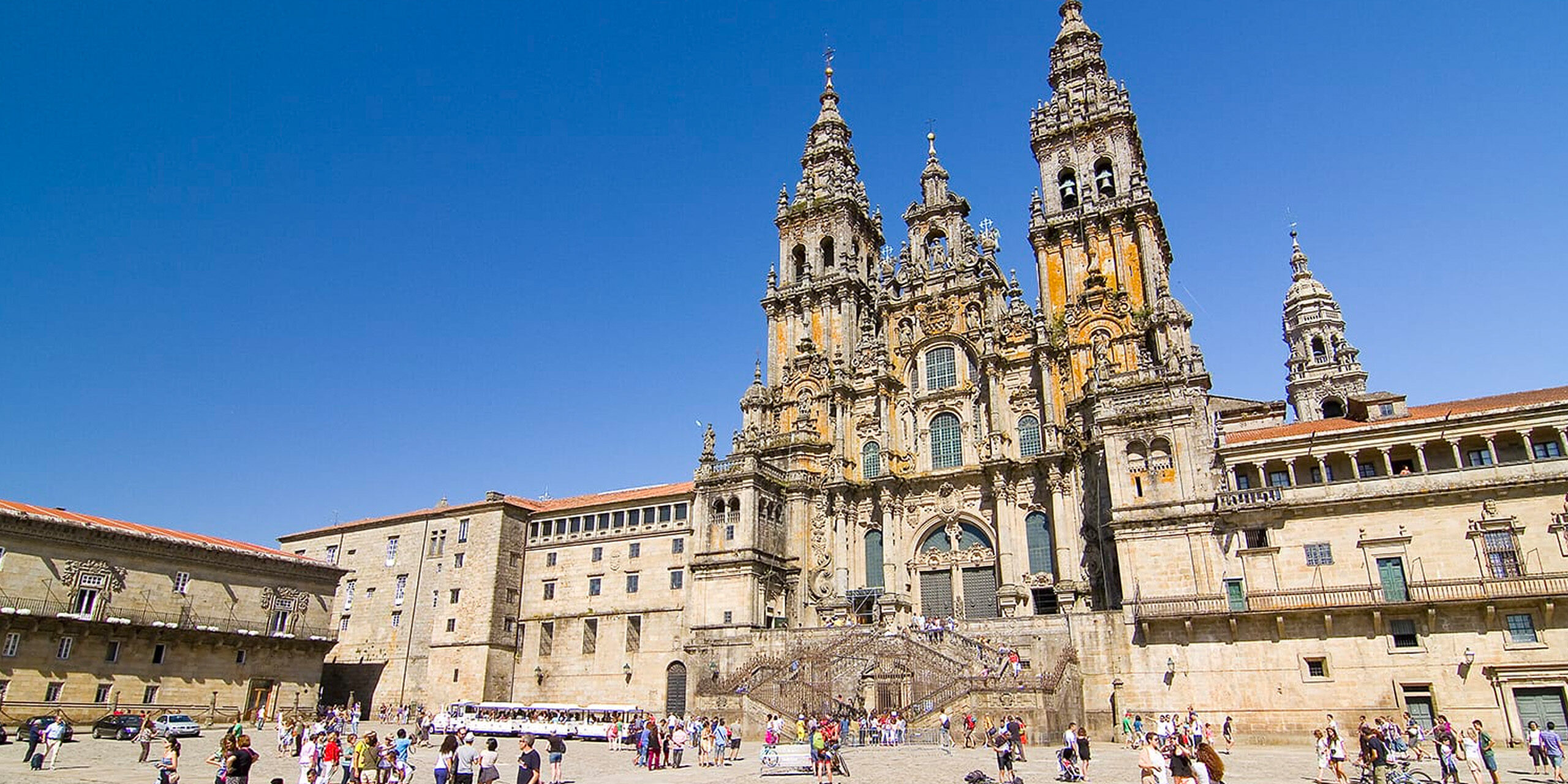 Loras students Study Abroad in Santiago de Compostela